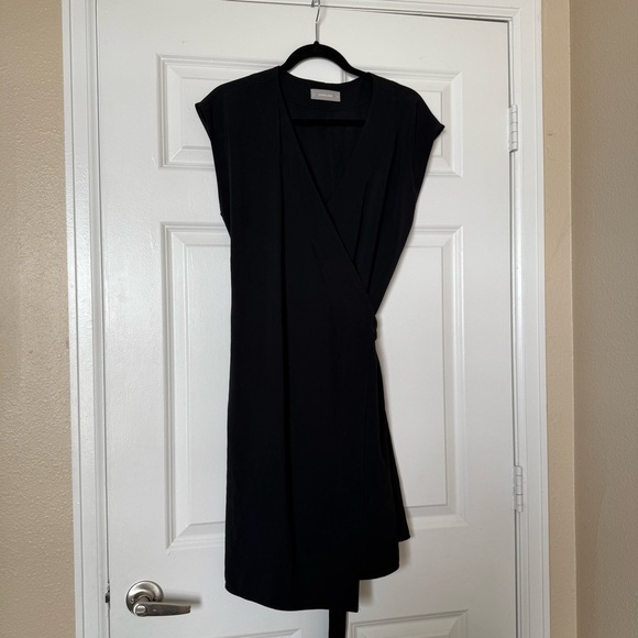 Everlane The Japanese GoWeave Short-Sleeve Black Mini Wrap Dress size 10 - Picture 3 of 9